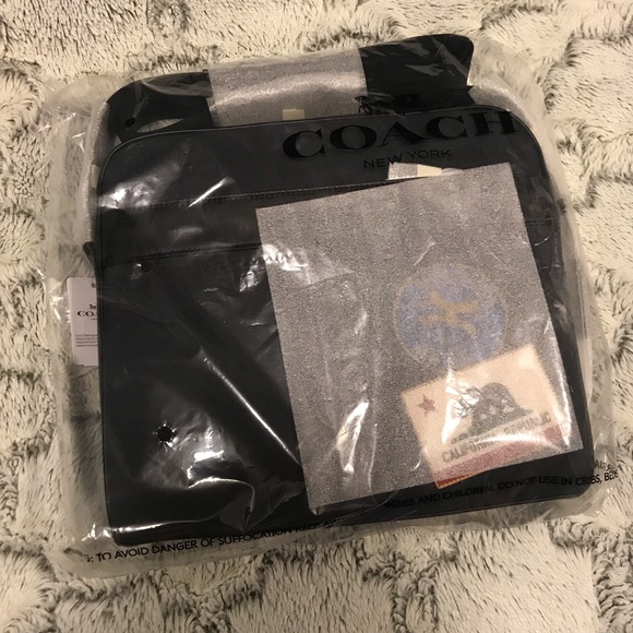 Designer COACH Patch Messenger V NWT - Picture 8 of 8